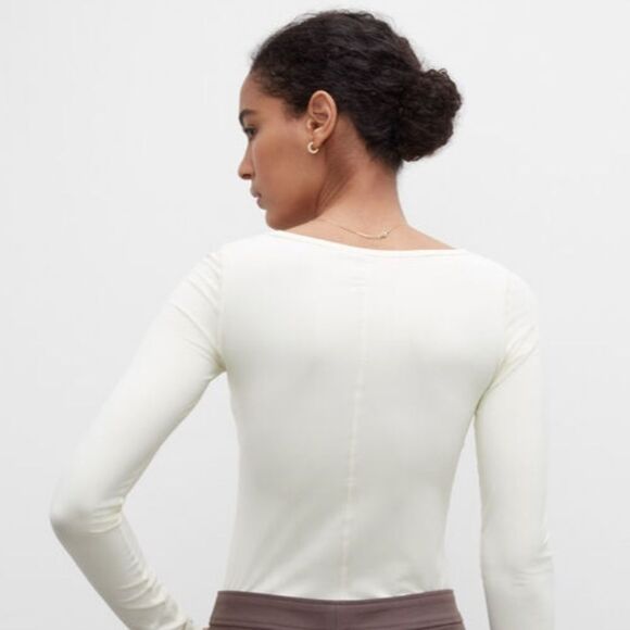 LUXE BALLERINA TOP SLIM FIT TOP WITH A PULLOVER STYLE SCOOP NECK LONG SLEEVES - Picture 2 of 7